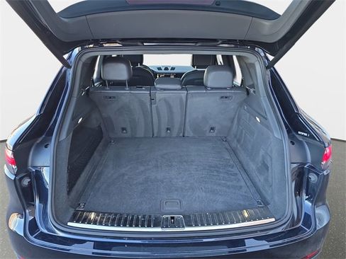 Used 2021 Porsche Cayenne image 14