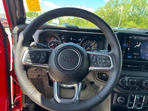 Used 2024 Jeep Wrangler Unlimited Sahara AWD/4WD image 29