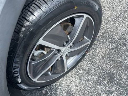 Used 2021 Honda HR-V EX-L image 3