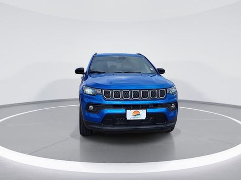 Used 2023 Jeep Compass Latitude w/ Convenience Group image 2