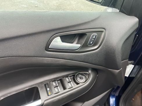 Used 2017 Ford C-MAX SE image 17