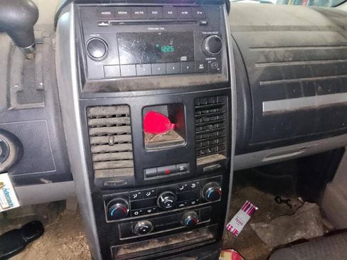 Used 2010 Dodge Grand Caravan SE FWD image 37