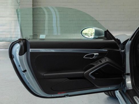 Used 2021 Porsche 718 Cayman GTS RWD image 23