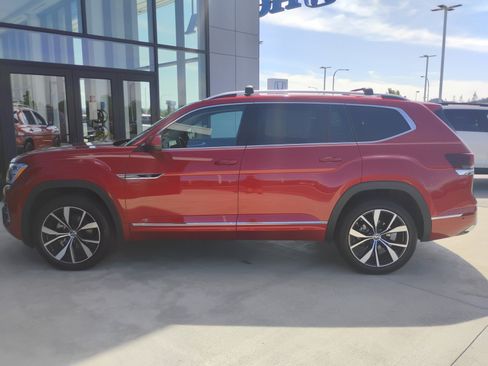 Used 2024 Volkswagen Atlas SEL Premium R-Line image 8