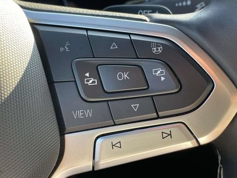 Certified 2024 Volkswagen Atlas Cross Sport SE FWD image 24