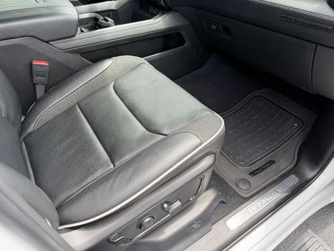 Used 2025 RAM 1500 Limited AWD/4WD image 23