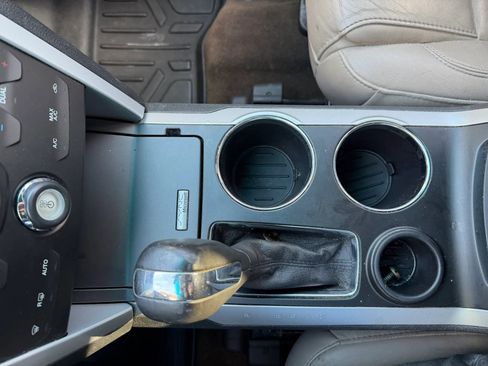 Used 2013 Ford Explorer XLT image 22