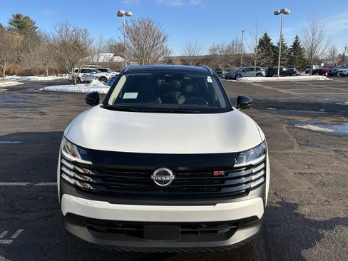 New 2026 Nissan Kicks SR w/ SR Premium Package image 3