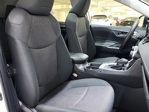 Used 2019 Toyota RAV4 XLE w/ All Weather Liner Package AWD/4WD image 23