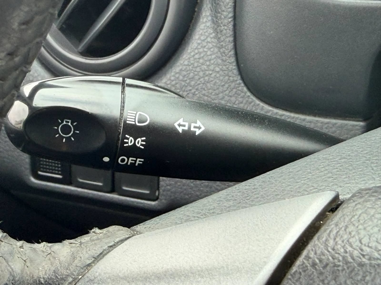 Used 2013 Suzuki SX4 AWD Hatchback image 22