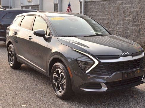 Used 2024 Kia Sportage LX image 2