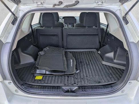 Used 2017 Toyota Prius V Two image 6