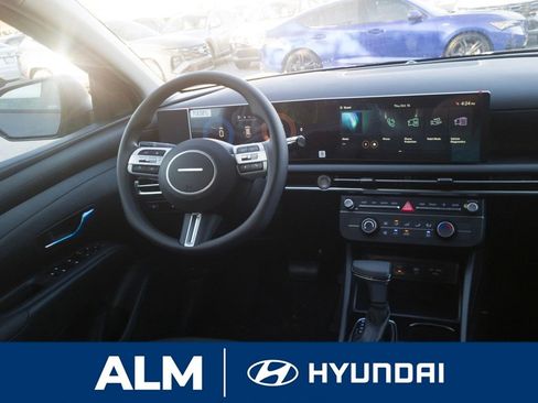 New 2026 Hyundai Tucson SE image 17