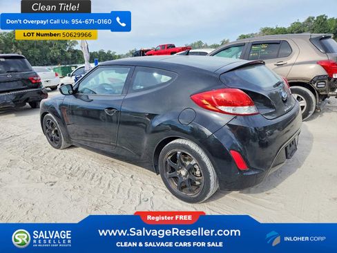 Used 2012 Hyundai Veloster w/ Tech Pkg image 3