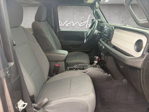 Used 2025 Jeep Wrangler Sport AWD/4WD image 24