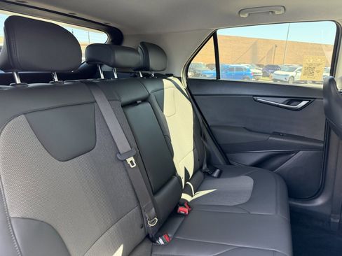 Used 2023 Kia Niro EX Touring image 39