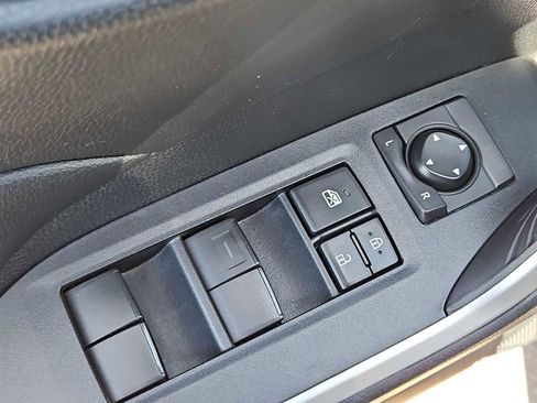 Used 2021 Toyota RAV4 LE w/ Carpet Mat Package (TMS) FWD image 17