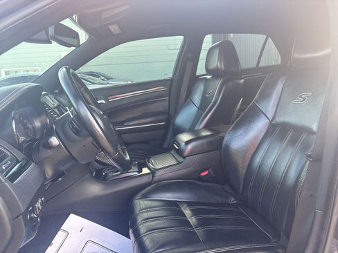 Used 2019 Chrysler 300 S AWD/4WD image 11