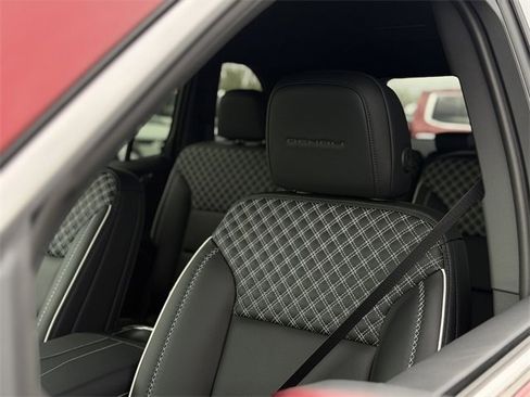 New 2026 GMC Acadia Denali w/ Super Cruise Package image 11