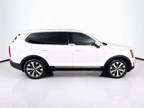 Used 2022 Kia Telluride EX w/ EX Premium Package FWD image 6