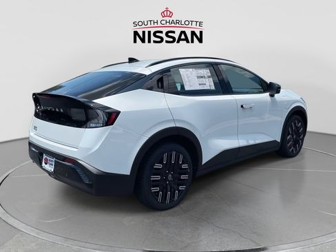 New 2026 Nissan Leaf Platinum+ w/ Floor Mat Package (Platinum+) FWD image 6
