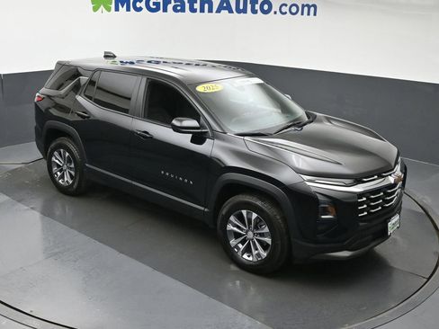 Used 2025 Chevrolet Equinox LT AWD/4WD image 3