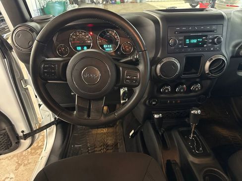 Used 2017 Jeep Wrangler Sport AWD/4WD image 17