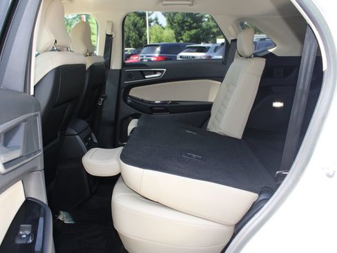Used 2017 Ford Edge SEL w/ Equipment Group 201A FWD image 15