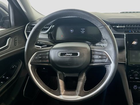 Used 2023 Jeep Grand Cherokee 4WD 4xe image 18