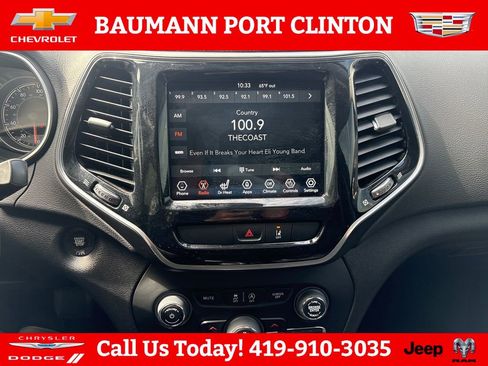 Used 2022 Jeep Cherokee Limited AWD/4WD image 19