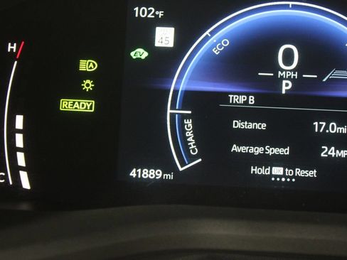 Used 2025 Toyota Camry SE FWD image 40