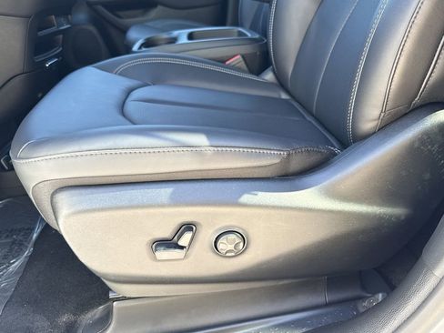 New 2026 Chrysler Pacifica Select image 13