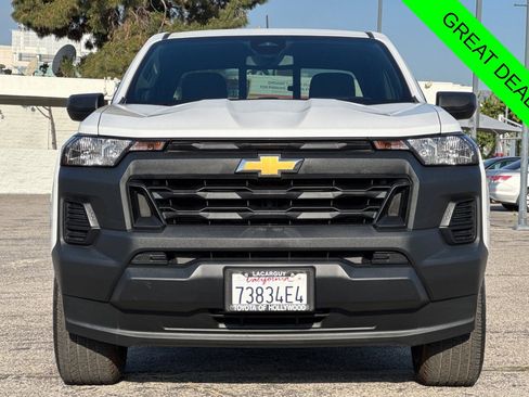 Used 2025 Chevrolet Colorado W/T w/ Advanced Trailering Package RWD image 9