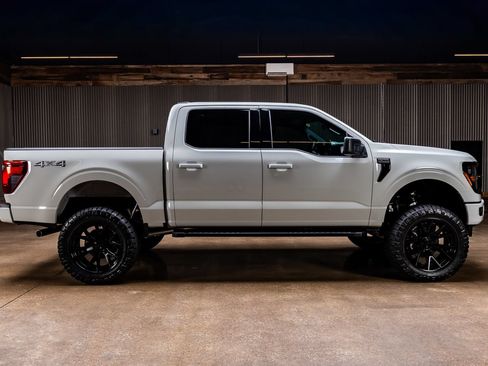 Used 2026 Ford F150 XLT w/ XLT Black Appearance Package AWD/4WD image 11