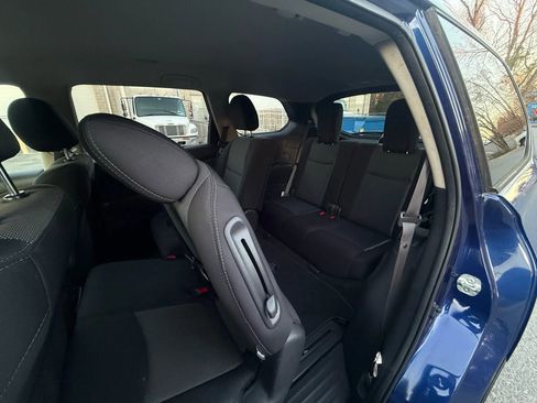 Used 2018 Nissan Pathfinder SV image 24