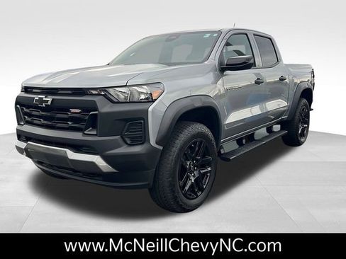 Used 2024 Chevrolet Colorado Trail Boss w/ Advanced Trailering Package image 3