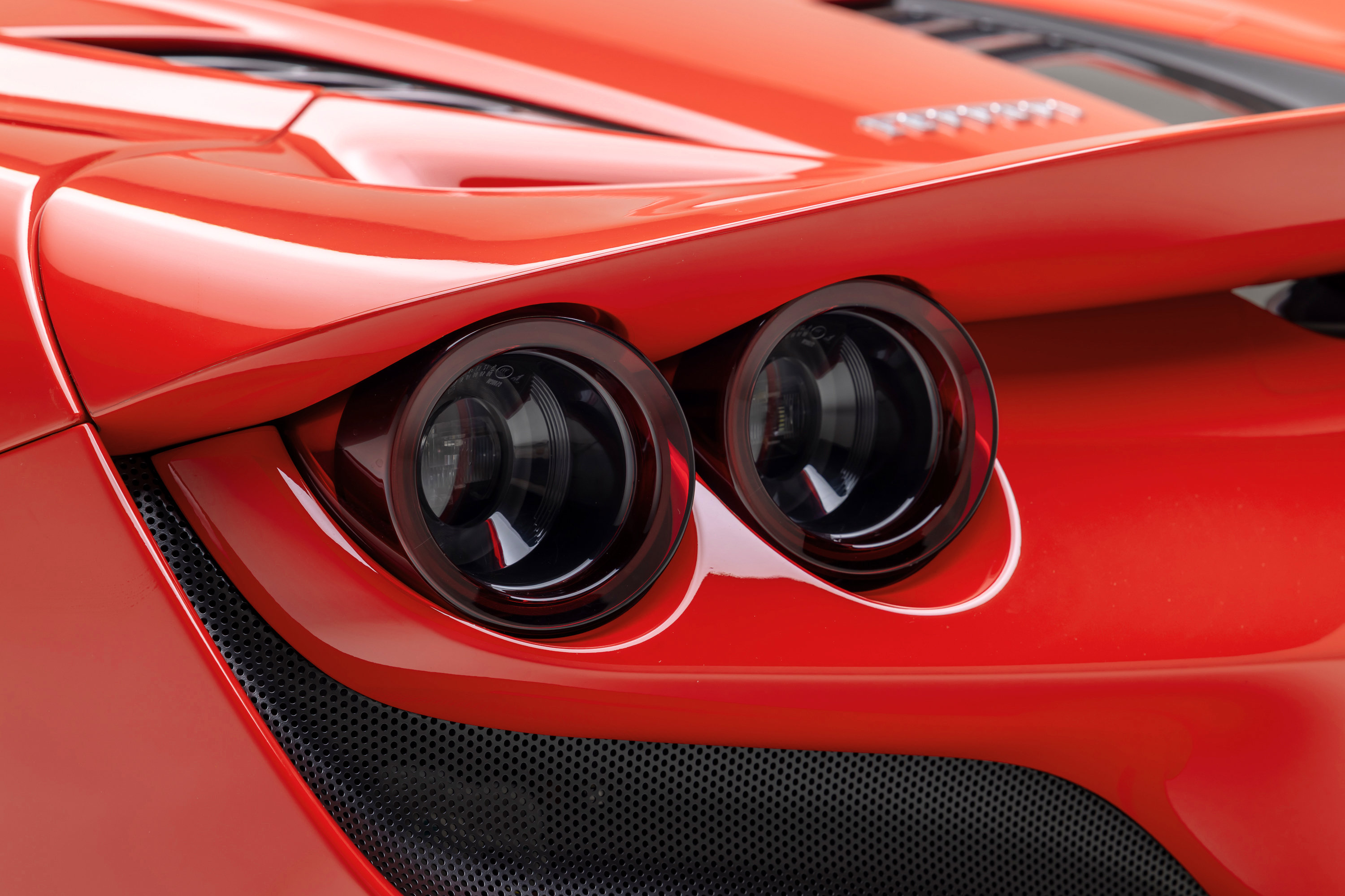 Certified 2022 Ferrari F8 Tributo RWD image 35