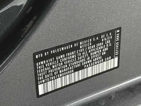 Used 2025 Volkswagen Jetta SE FWD image 29