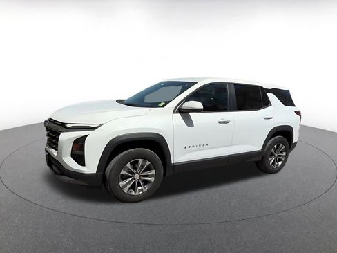 Used 2025 Chevrolet Equinox LT FWD image 8