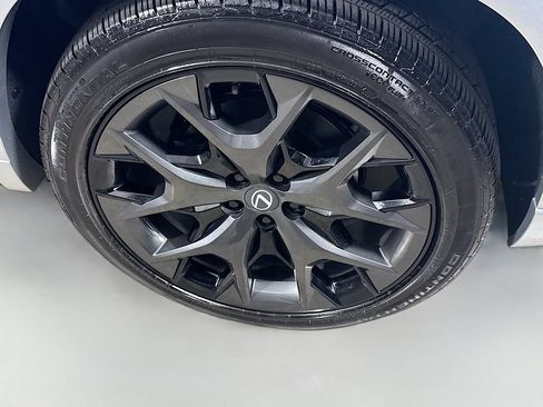 Used 2026 Lexus TX 500h AWD w/ Technology Package image 9