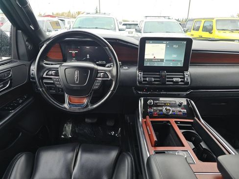 Used 2021 Lincoln Navigator 4WD image 15