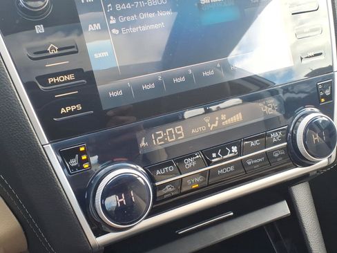 Used 2018 Subaru Legacy 3.6R Limited image 17