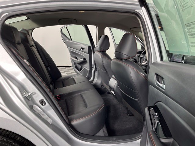 Used 2025 Nissan Altima 2.5 SR FWD image 46