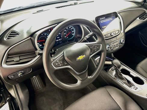 Used 2025 Chevrolet Malibu LT FWD image 23
