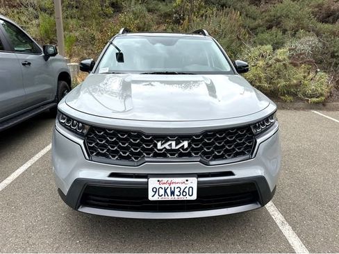 Used 2022 Kia Sorento S w/ Panoramic Sunroof Package AWD/4WD image 2