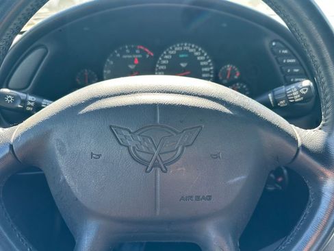 Used 2004 Chevrolet Corvette Coupe image 20