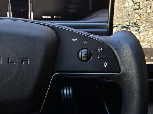 Used 2022 Tesla Model S image 24