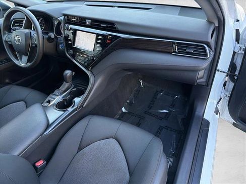 Used 2020 Toyota Camry LE image 26