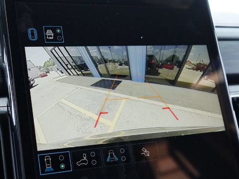 Used 2025 GMC Acadia Elevation FWD image 11