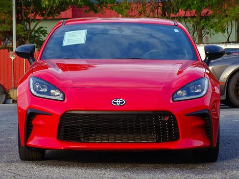 Used 2024 Toyota GR86 Premium RWD image 8